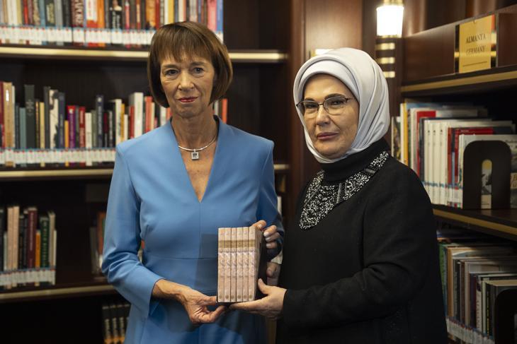 Emine Erdoğan ve Charlotte Merz: Millet Kütüphanesi'nde Bilgeliğin İzinde