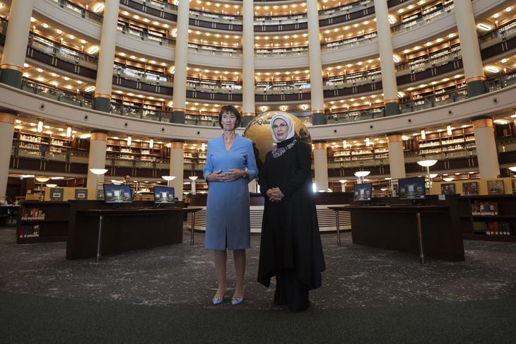 Emine Erdoğan ve Charlotte Merz: Millet Kütüphanesi'nde Bilgeliğin İzinde