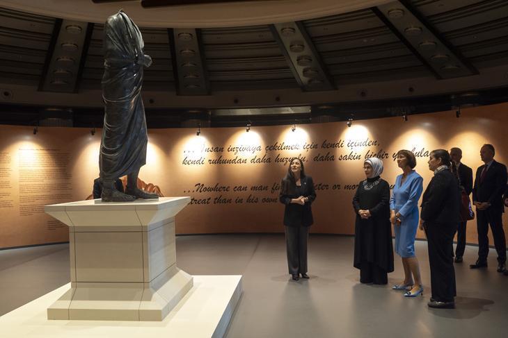 Emine Erdoğan ve Charlotte Merz: Millet Kütüphanesi'nde Bilgeliğin İzinde