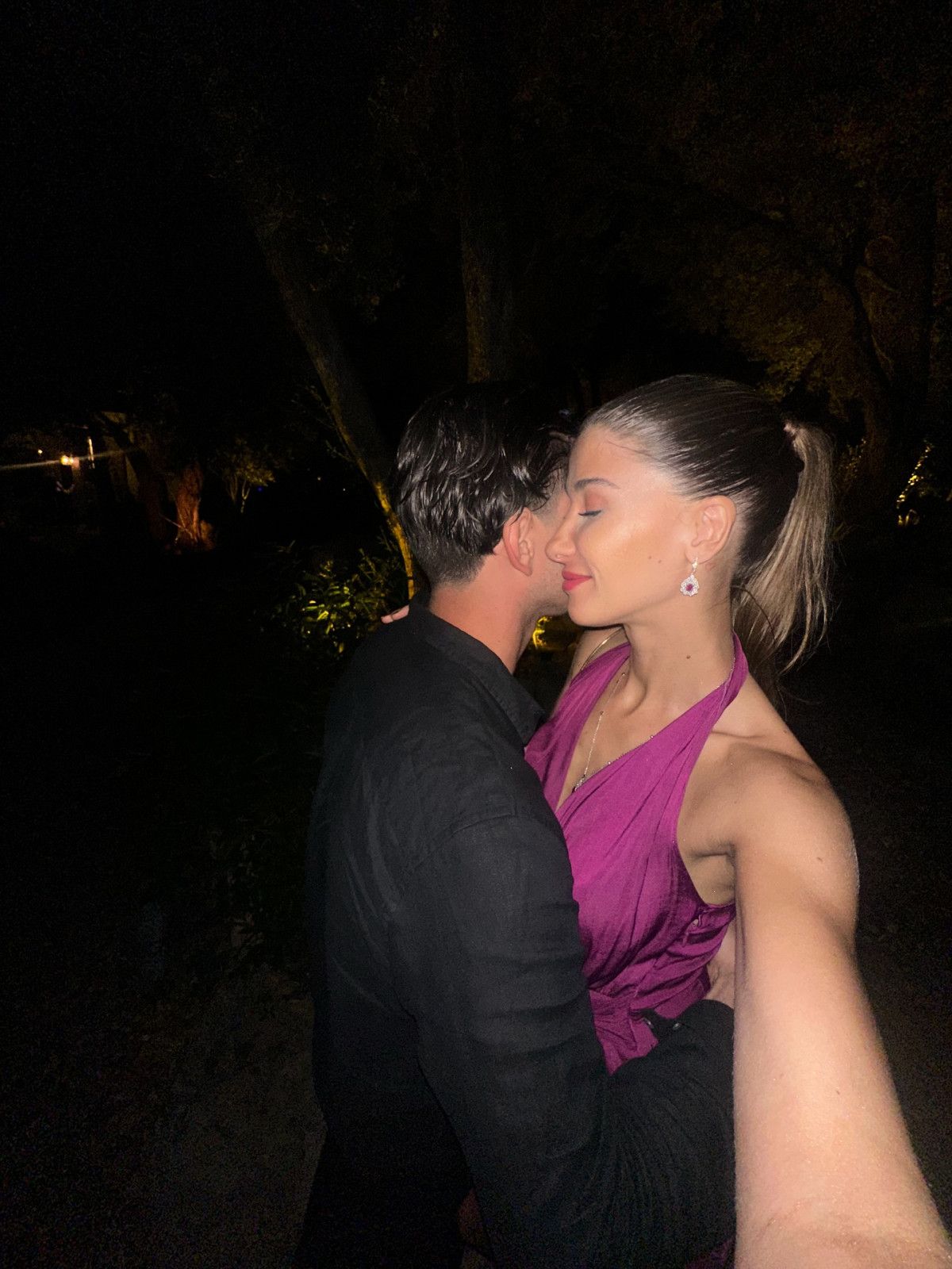 Enis Destan, Aşkı İçin Annesini Silmeyi Seçti! Eşiyle Tatilde