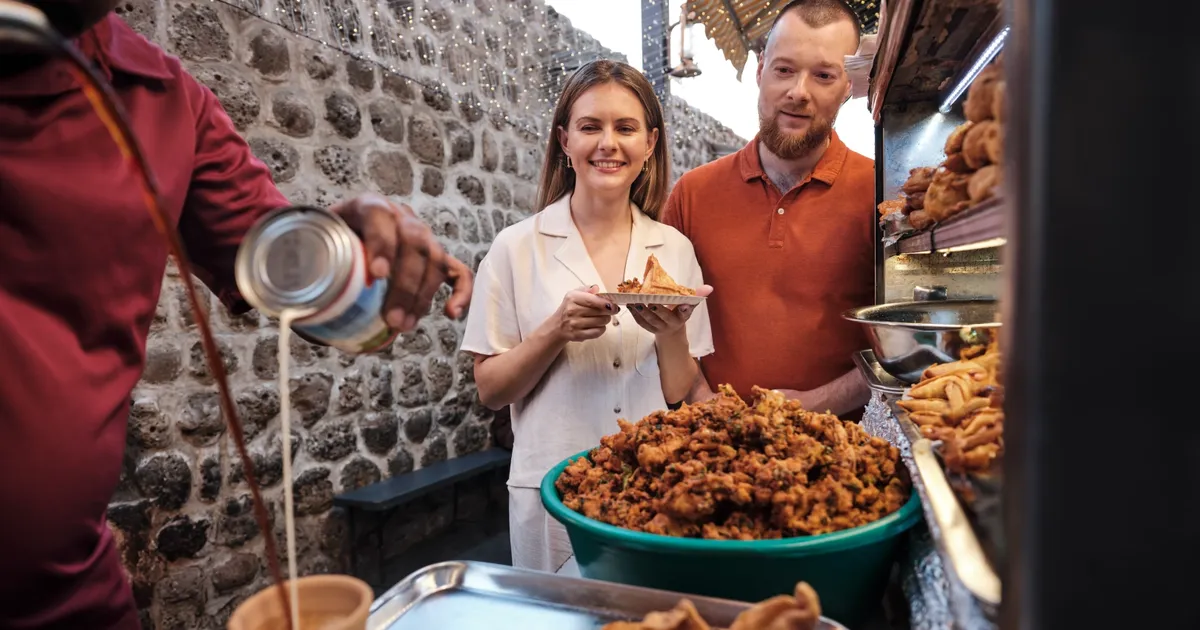 Eski Dubai’deki Kültürel Yemek Turları, Dünyanın En İyi Deneyimlerinden Biri Olarak Seçildi