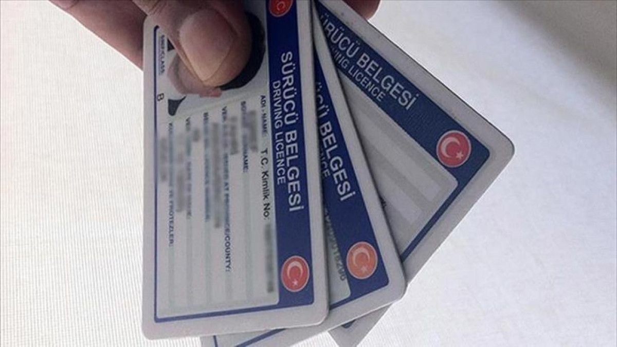 Eski tip ehliyetler için son gün cuma