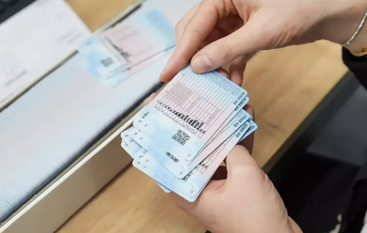 Eski tip ehliyetler için son gün cuma