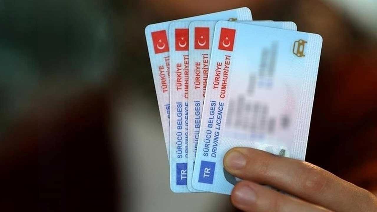 Eski tip ehliyetlerin yenilenmesi için tanınan süre sona erdi