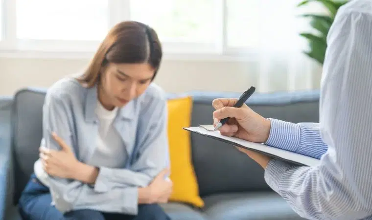 Fark etmeden ömrünüzü kısaltıyor olabilirsiniz: Günlük hayatta sağlığınızı sessizce tehdit eden 7 zararlı alışkanlık