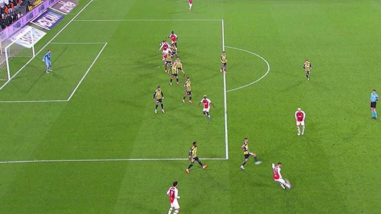 Fenerbahçe - Karagümrük maçında tartışma yaratan kararlar! Penaltı kararı doğru mu? 5 Fenerbahçe - Karagümrük maçında tartışma yaratan kararlar! Penaltı kararı doğru mu?