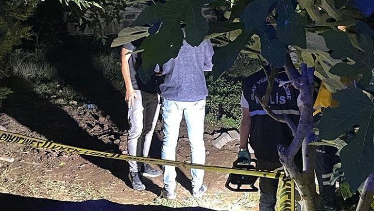 Fidan dikmek isterken kabusla karşılaştılar! Cami bahçesine gömülmüş bebek cesedi bulundu 1 Fidan dikmek isterken kabusla karşılaştılar! Cami bahçesine gömülmüş bebek cesedi bulundu