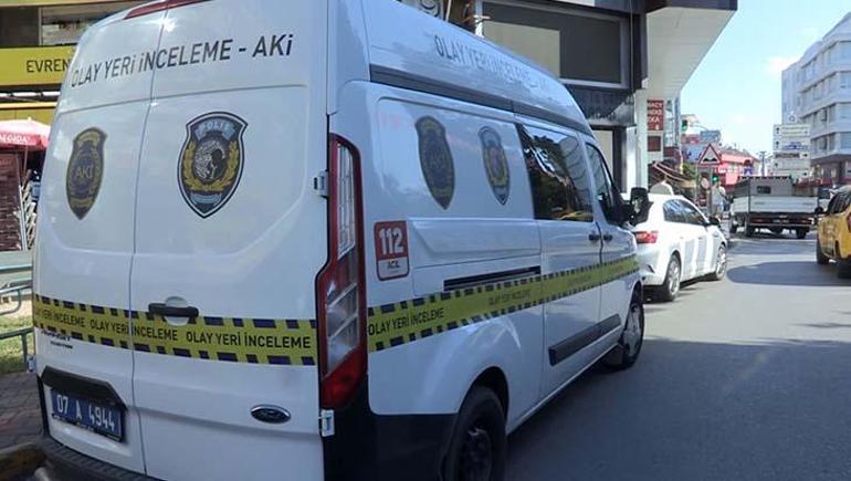 Film gibi soygun! Kuyumcuda kameraları boyayıp 4 kilo altınla kayboldular