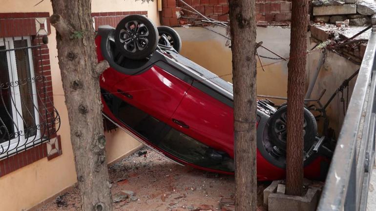 Fren yerine gaza bastı! Otomobil apartman bahçesine uçtu