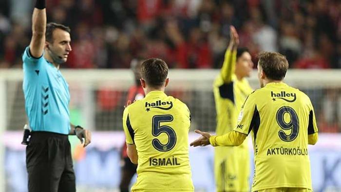 Gaziantep FK - Fenerbahçe maçının tartışmalı pozisyonlarını Trio yorumladı: Böyle bir acımasızlık olur mu? Bu futbol değil 5 Gaziantep FK - Fenerbahçe maçının tartışmalı pozisyonlarını Trio yorumladı: Böyle bir acımasızlık olur mu? Bu futbol değil