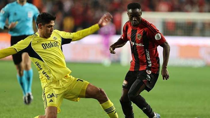 Gaziantep FK - Fenerbahçe maçının tartışmalı pozisyonlarını Trio yorumladı: Böyle bir acımasızlık olur mu? Bu futbol değil 4 Gaziantep FK - Fenerbahçe maçının tartışmalı pozisyonlarını Trio yorumladı: Böyle bir acımasızlık olur mu? Bu futbol değil