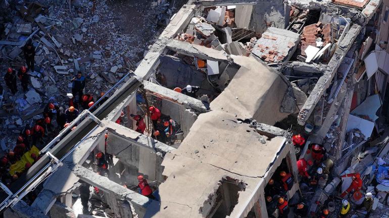 Gebze'de 4 kişinin öldüğü 7 katlı bina yıkılmadan önce yaşananları anlattı: Fare sandım