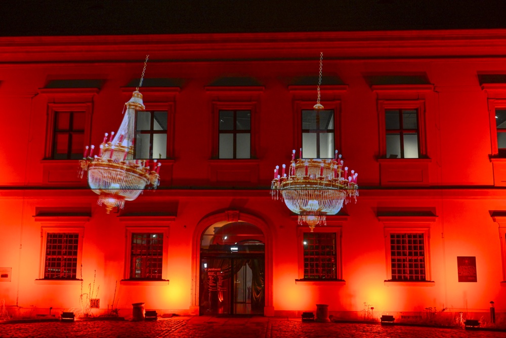 Glenn Martens H&M Kutlaması, Varşova’ya Farklı Bir Enerji Getirdi