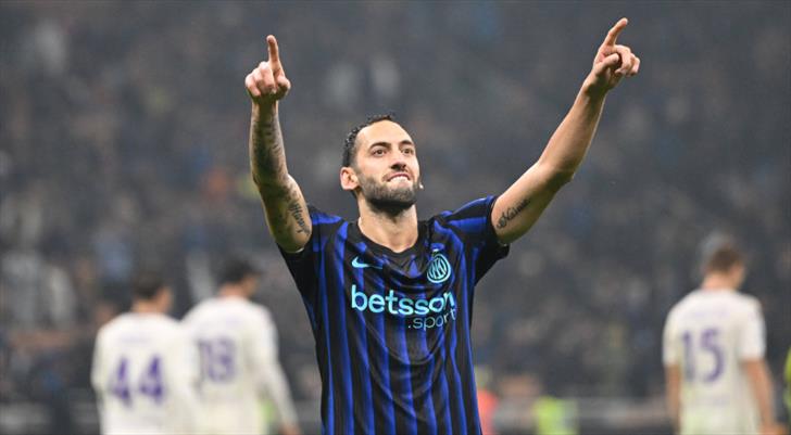 Hakan Çalhanoğlu şov yaptı, Inter farklı kazandı!