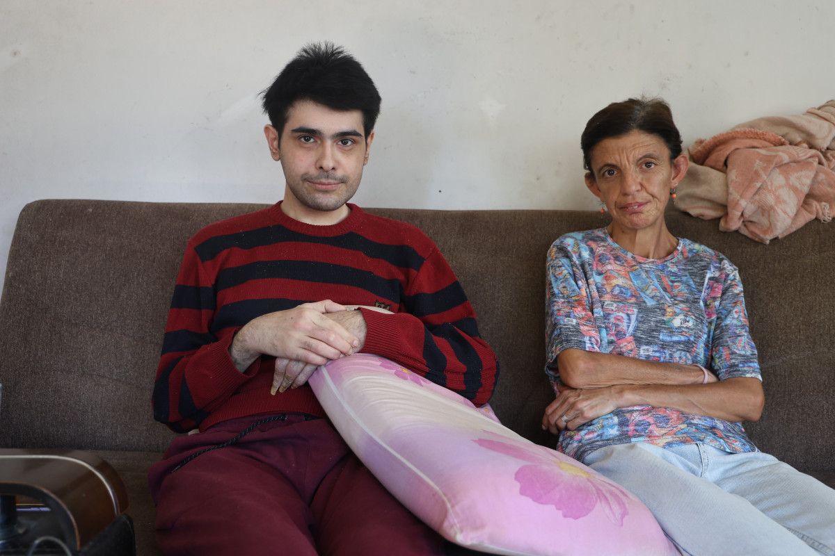 Hatay'da 3 yıl sonra duş alıp tıraş olan Barış'ın fikri değişmedi: Hayat yaşamaya değmez 4 Hatay'da 3 yıl sonra duş alıp tıraş olan Barış'ın fikri değişmedi: Hayat yaşamaya değmez