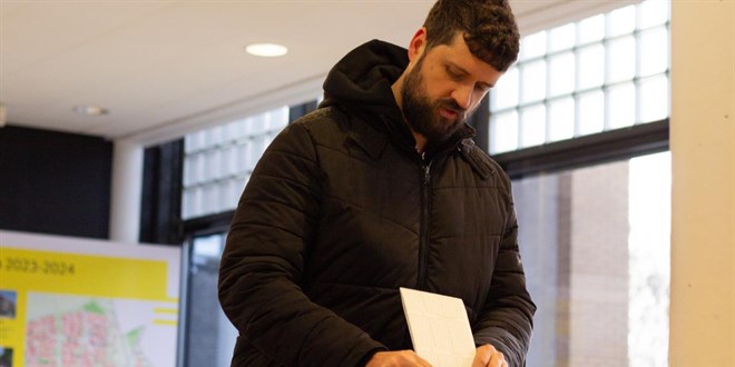 Hollanda yarın sandık başına gidiyor