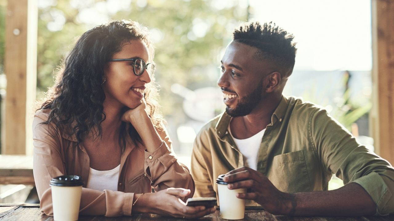 İlişkinizi güçlendirerek romantizmi tekrardan canlandırın: Partnerinizle daha derin bir bağ kurmanın 7 etkili yolu