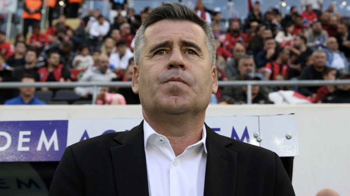 İlk 10 haftada 8 Süper Lig kulübü teknik direktör değiştirdi 5 İlk 10 haftada 8 Süper Lig kulübü teknik direktör değiştirdi