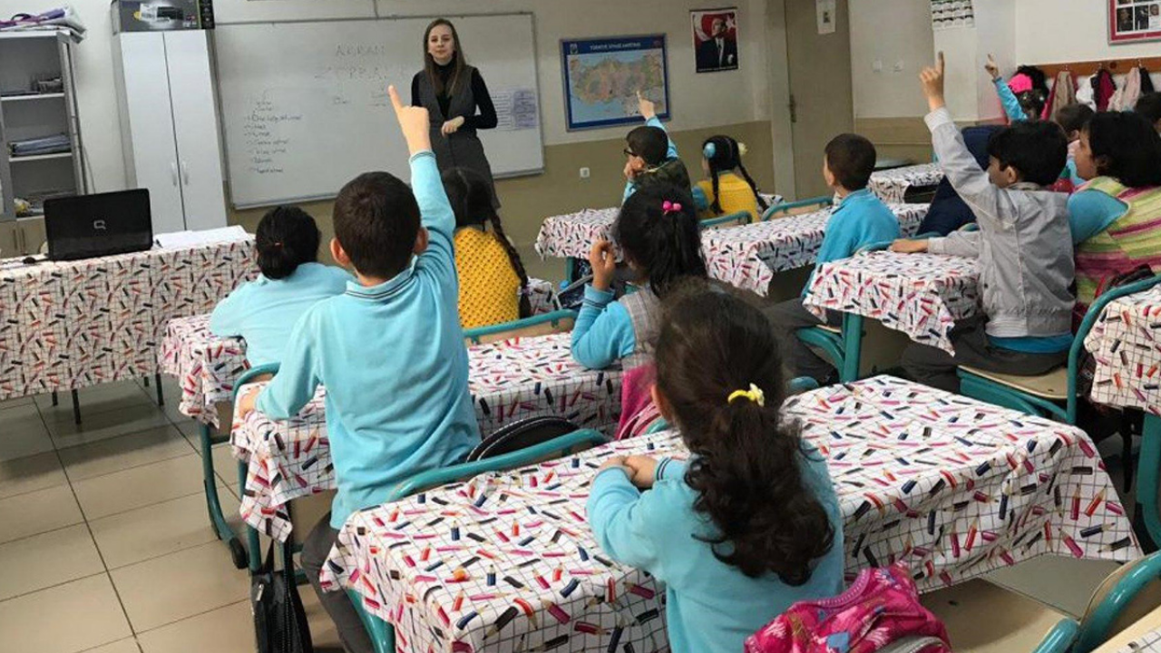 İlk mola için geri sayım… Okul ara tatil ne zaman, hangi tarihte başlıyor?