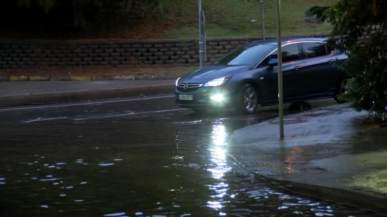 İstanbul'da sağanak etkisi! Vatan Caddesi çöktü, alt geçitleri su bastı 5 İstanbul'da sağanak etkisi! Vatan Caddesi çöktü, alt geçitleri su bastı