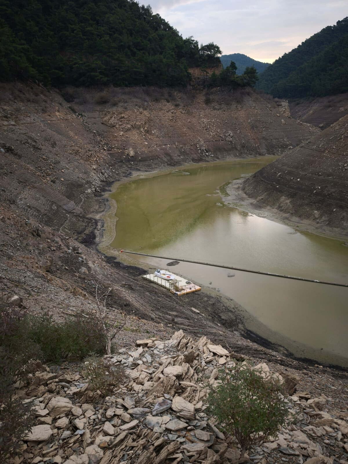 İzmir'de Balçova Barajı da kurudu: Su kesintileri devam ediyor 2 İzmir'de Balçova Barajı da kurudu: Su kesintileri devam ediyor