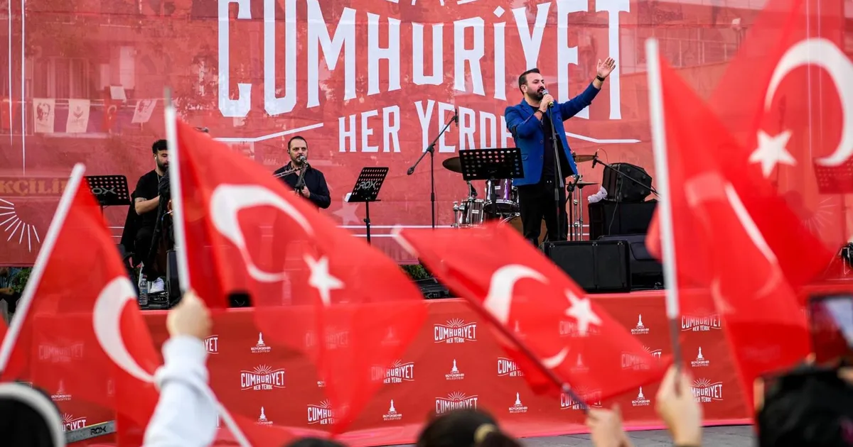 İzmir’de Cumhuriyet Coşkusu Başladı