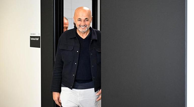 Juventus'ta Spalletti'nin Harika İmzası ve Kenan Yıldız'la Şaşırtan Tercih! 1 Juventus'ta Spalletti'nin Harika İmzası ve Kenan Yıldız'la Şaşırtan Tercih!