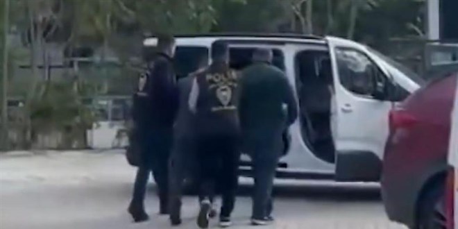 Kadın sürücüye saldıran ‘trafik zorbası’ yakalandı