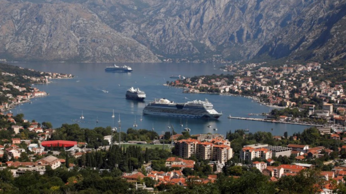 Karadağ’dan Türk vatandaşlarına ‘hızlandırılmış vize’ kararı