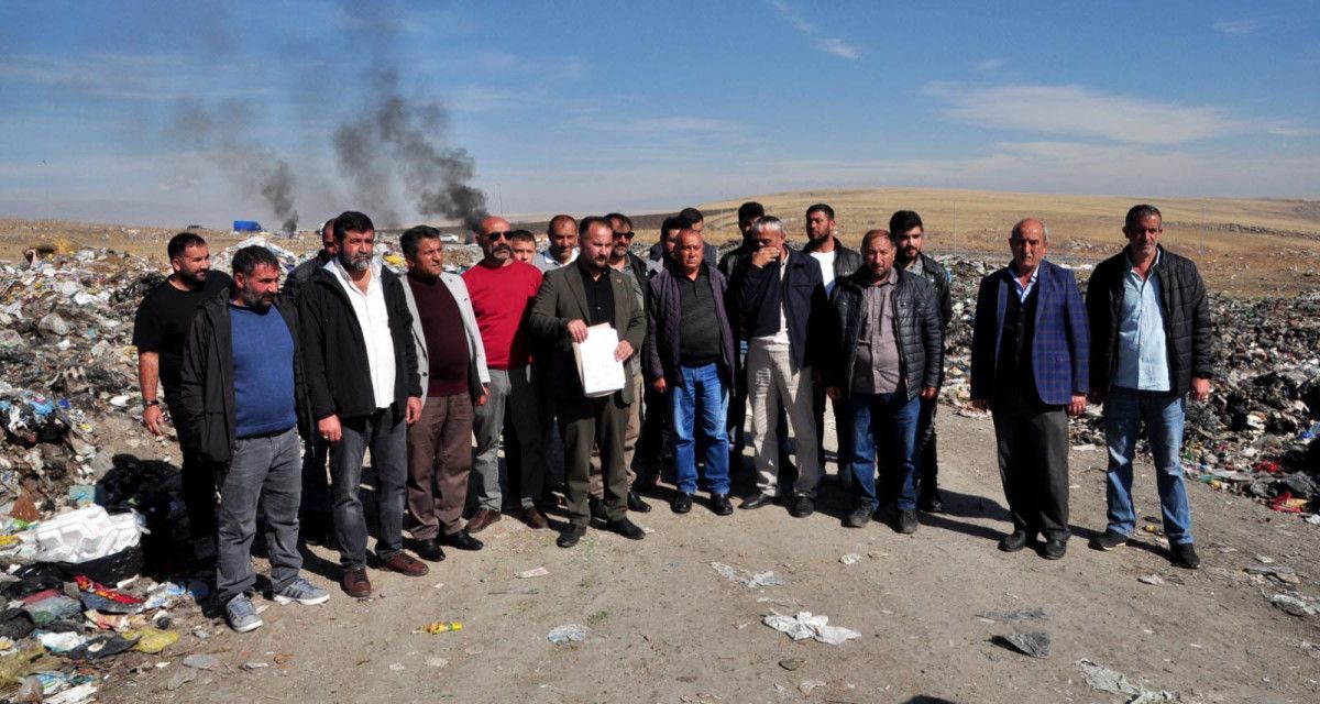 Kars’ta mahalleliden çöp tepkisi: Mahallece ölüyoruz