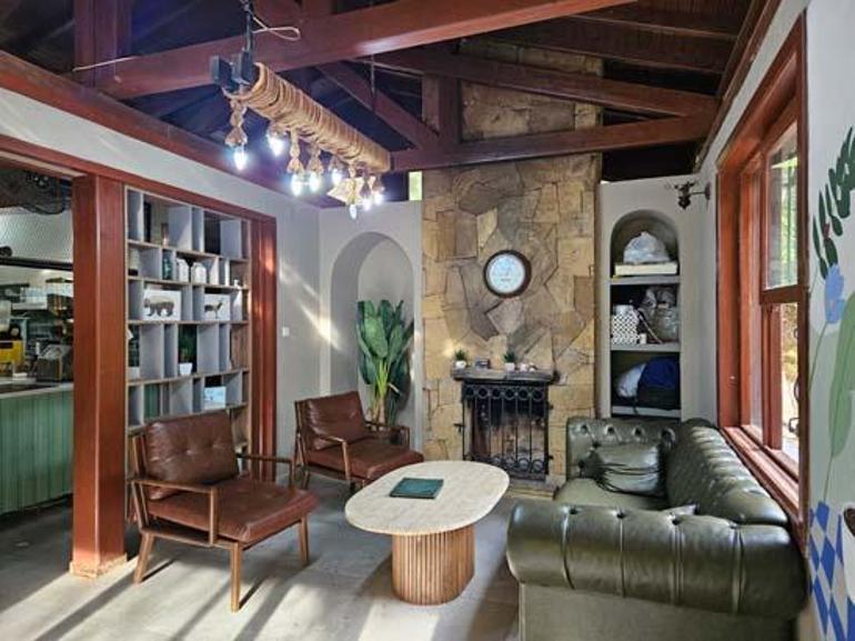 Kenan Evren'in Gizli Köşkü: Ünlü Sanatçıyla Helikopterle Yaptığı Tek Ziyaret