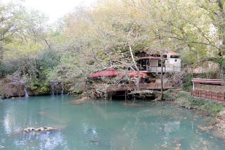 Kenan Evren'in Gizli Köşkü: Ünlü Sanatçıyla Helikopterle Yaptığı Tek Ziyaret