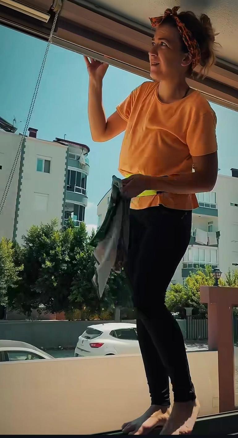 Kızı için kariyerini bıraktı, temizlik işine girdi! 'O günü unutmuyorum' 3 Kızı için kariyerini bıraktı, temizlik işine girdi! 'O günü unutmuyorum'