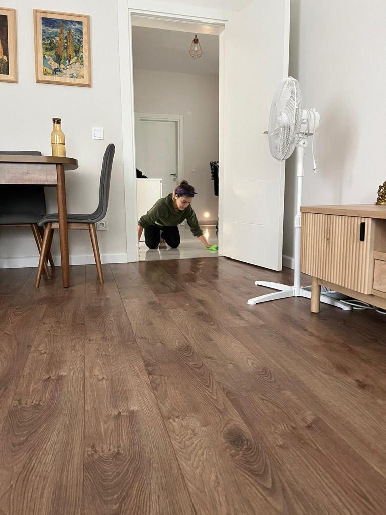 Kızı için kariyerini bıraktı, temizlik işine girdi! 'O günü unutmuyorum' 4 Kızı için kariyerini bıraktı, temizlik işine girdi! 'O günü unutmuyorum'