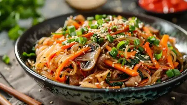 Kore mutfağının renkli lezzeti: MasterChef japchae tarifi