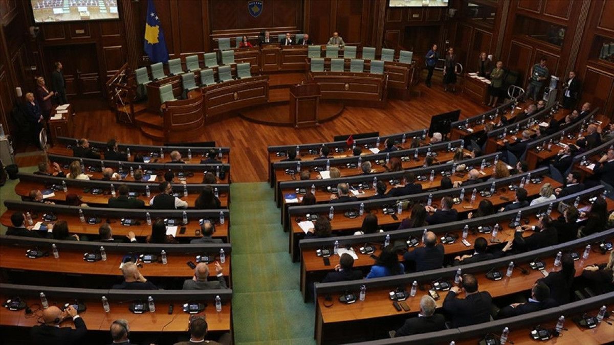 Kosova'da Üniversite Öncesi Eğitimde Başörtüsü Yasağına Son Verildi