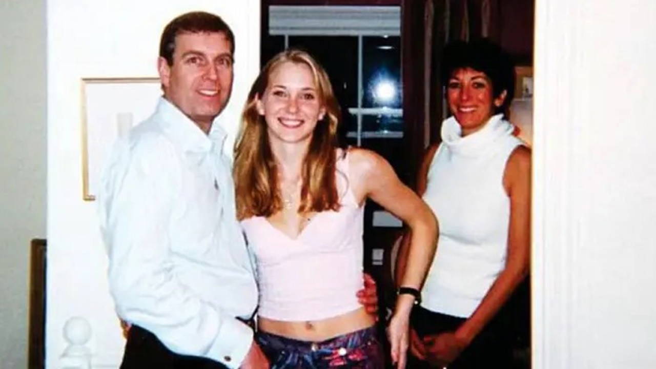 Kral Charles, Kardeşi Andrew'un Tüm Unvanlarını Elinden Aldı! 1 Kral Charles, Kardeşi Andrew'un Tüm Unvanlarını Elinden Aldı!