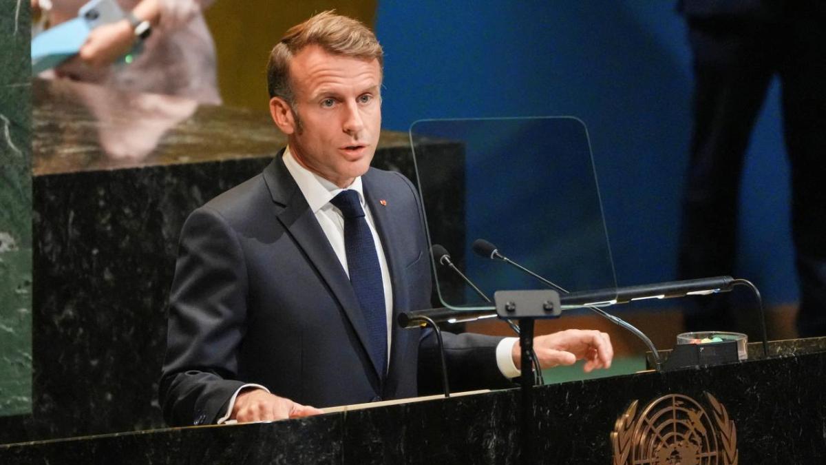 Macron’un Halk Desteği Tarihindeki En Düşük Seviyeye Ulaştı