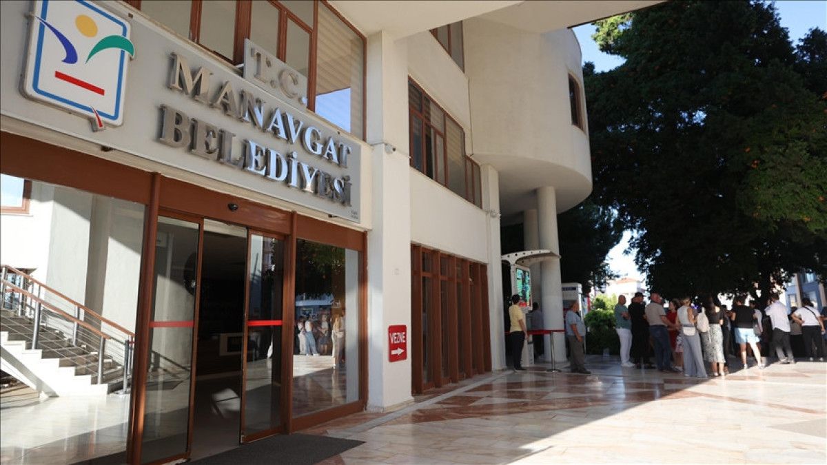 Manavgat Belediyesi'ne rüşvet operasyonu: 24 şüpheli gözaltında 2 Manavgat Belediyesi'ne rüşvet operasyonu: 24 şüpheli gözaltında
