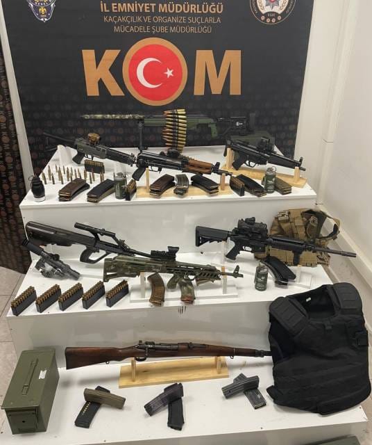 Mardin’de Gaz ve Sis Bombalarıyla Dolu Mühimmat Ele Geçirildi: Güvenlik Güçlerinden Önemli Başarı