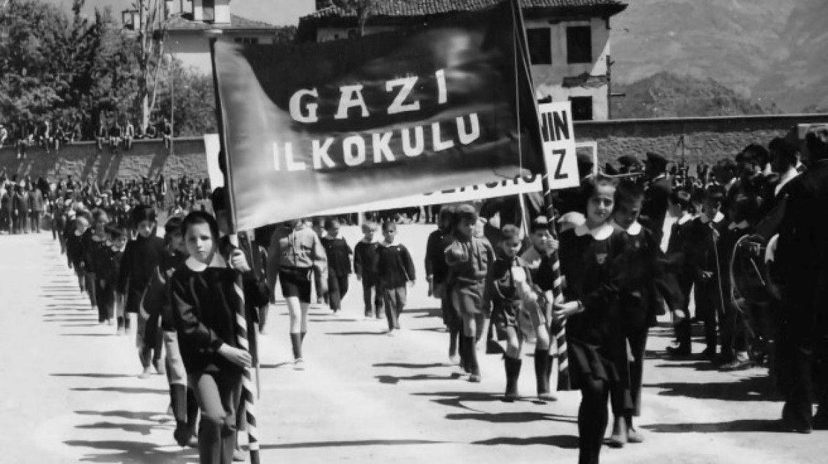 MEB, yapay zeka ile Cumhuriyet Bayramı'na özel video hazırladı 1 MEB, yapay zeka ile Cumhuriyet Bayramı'na özel video hazırladı