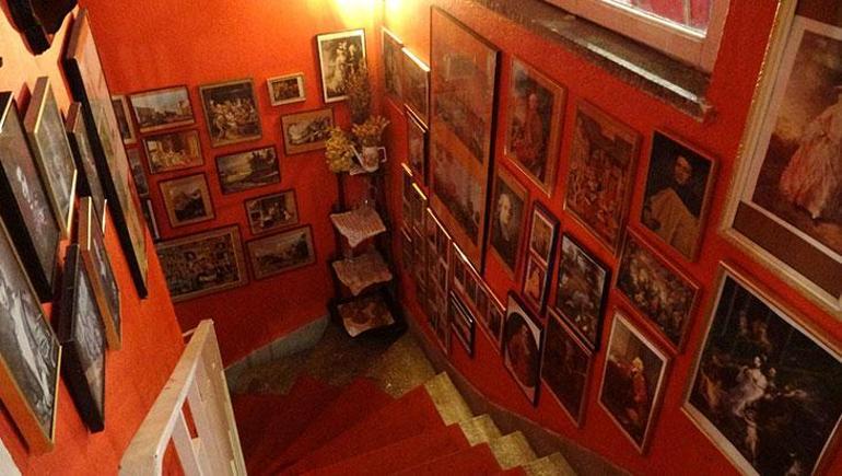 Menüde 'Bismillah dedin mi?' var! Bursa’da geçmişi bugüne taşıyan kafe sosyal medyada ilgi çekiyor