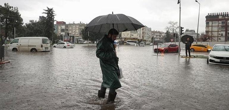 Meteoroloji saat vererek uyardı: Yarına dikkat! Ani sel, su baskını, yıldırım...