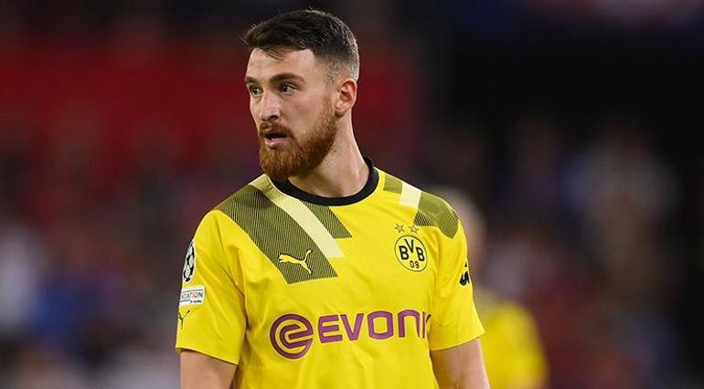 Milli Futbolcu Salih Özcandan Ayrılık Bombası! Sözleşmesi Sona Eriyor! 1 Milli Futbolcu Salih Özcandan Ayrılık Bombası! Sözleşmesi Sona Eriyor!