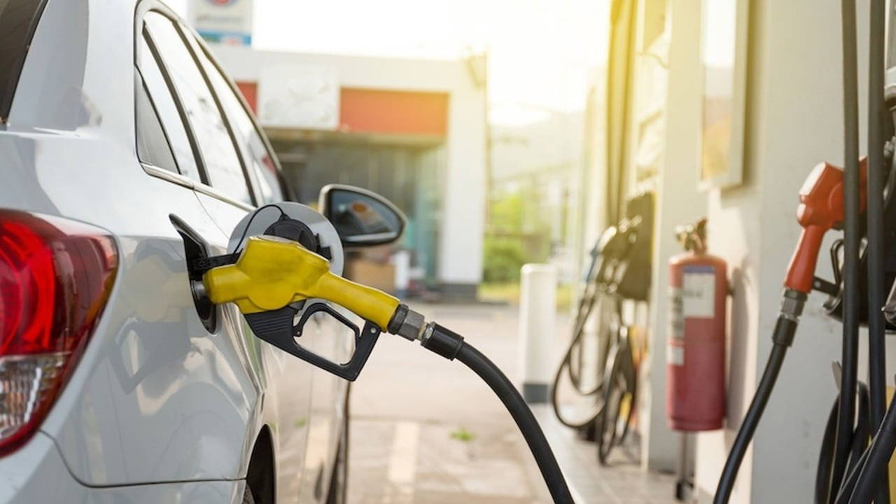 Motorine indirim mi geldi? 22 Ekim akaryakıt fiyatları ne kadar? 22 Ekim 2025 güncel yakıt fiyat listesi...