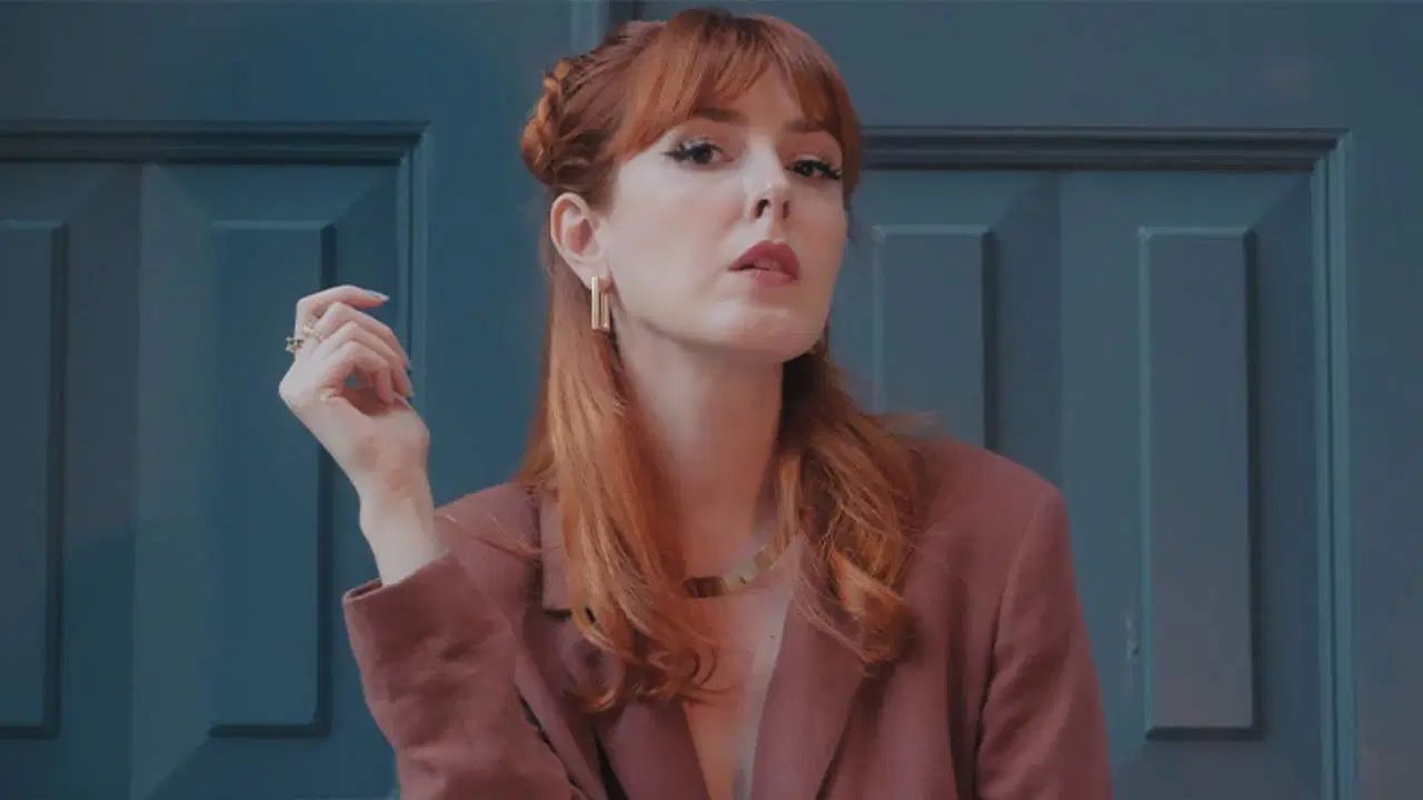 Multidisipliner sanatçı Nihan Belgin’in yeni şarkısı ‘Ruhuna Bi’ Kadeh Koy’: Karanlığa karşı umut