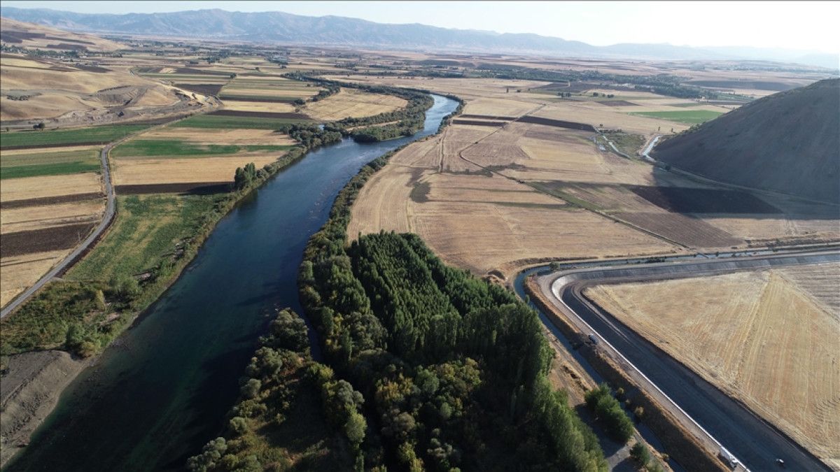 Muş Ovası'nda Tarım Arazilerine Su Dolu Müjde! 2 Muş Ovası'nda Tarım Arazilerine Su Dolu Müjde!