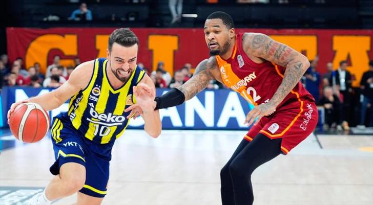 Nefes kesen derbinin galibi Fenerbahçe Beko!