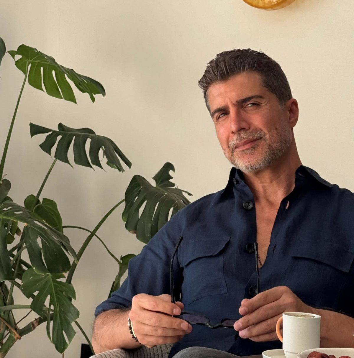 Özcan Deniz, Sakallarını Kestikten Sonra Eski İmajına Döndü!