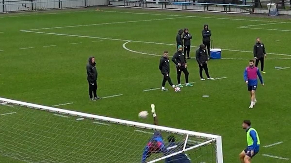 Rizesporlu Modibo Sagnan'dan akrep vuruşu